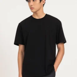 Mẫu diện áo thun đen Zavenman